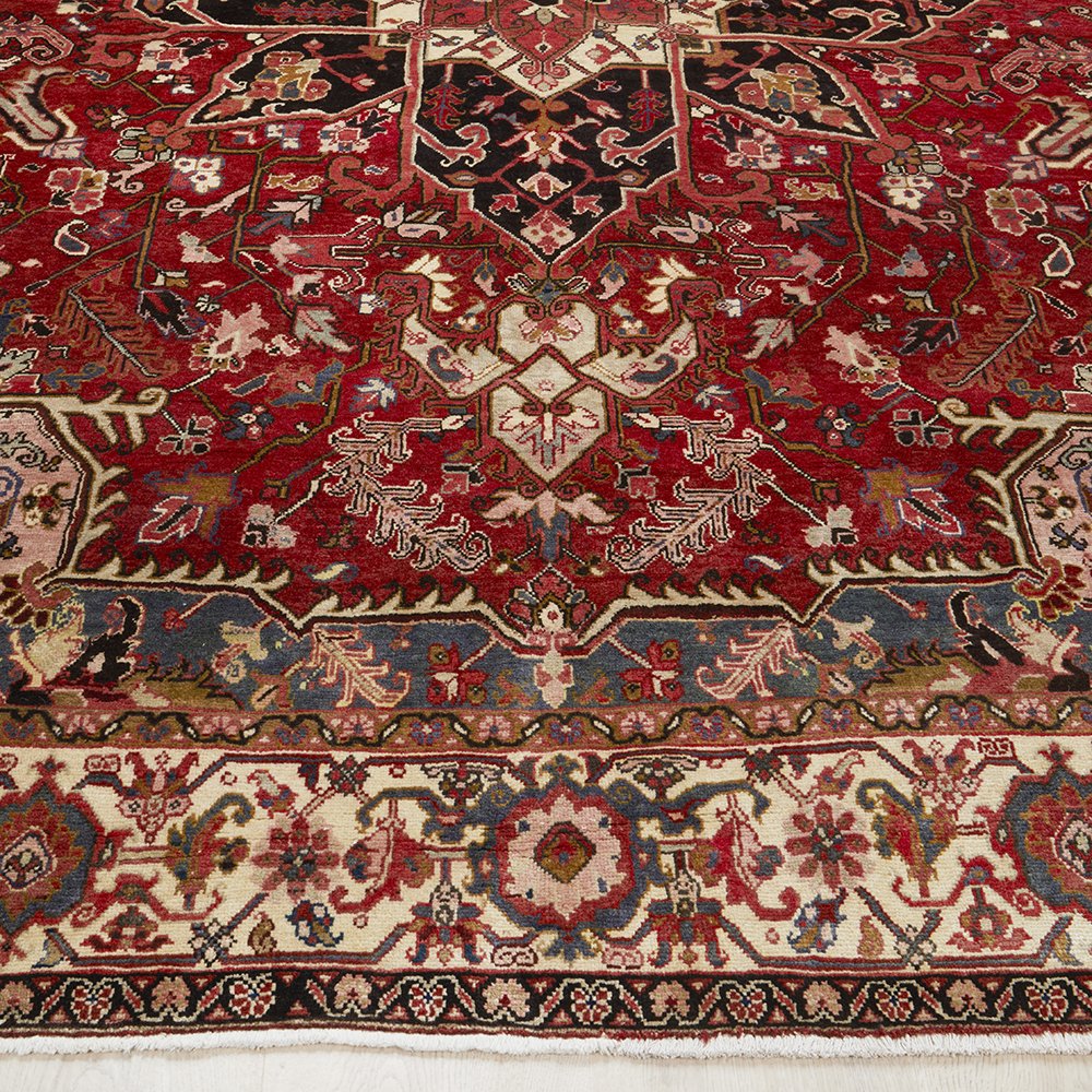 Hand Knotted Pure wool- Heriz 580