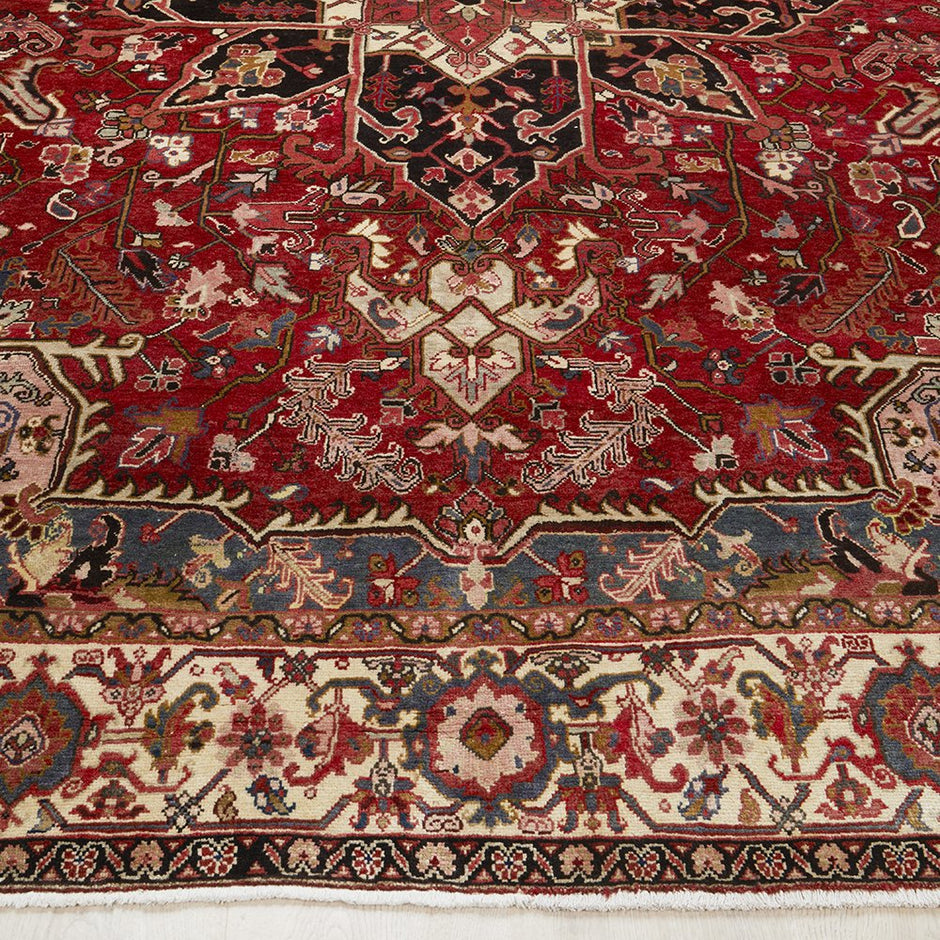 Hand Knotted Pure wool- Heriz 580